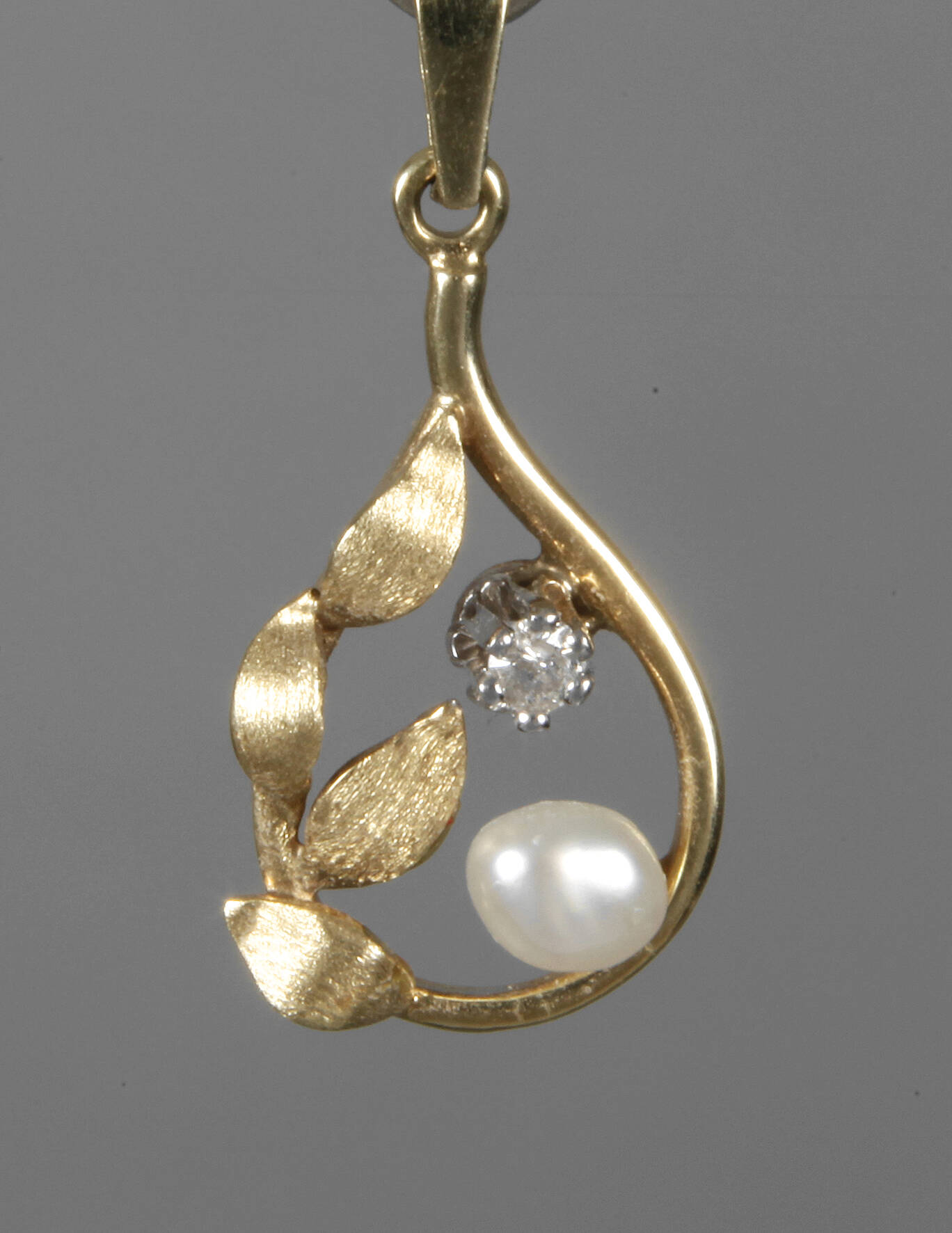 Anhänger mit Perle und Brillant