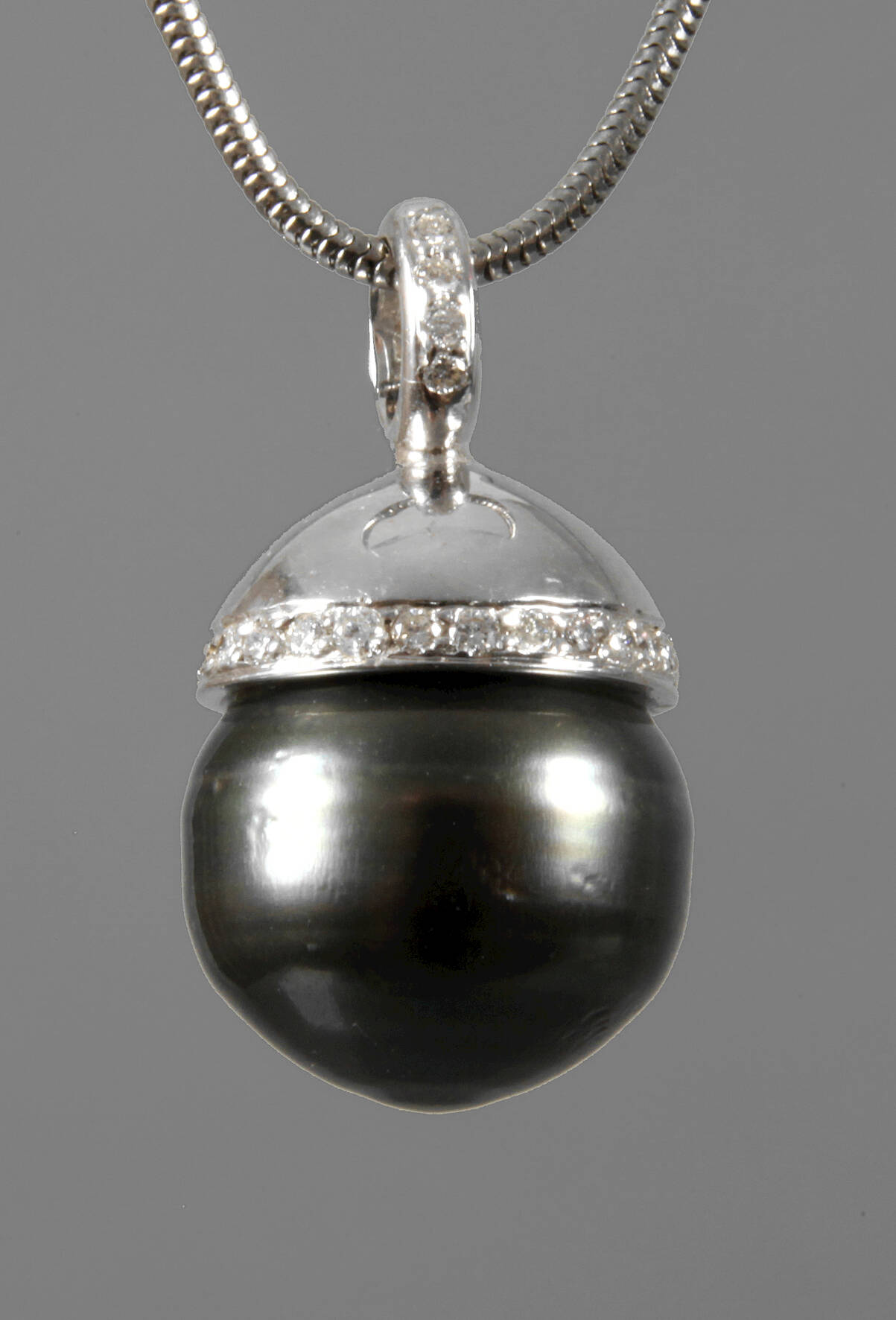 Anhänger mit Perle und Brillanten