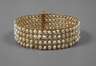 Armreif mit Perlbesatz