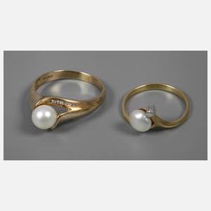 Zwei Damenringe mit Perlen