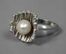 Damenring mit Perle