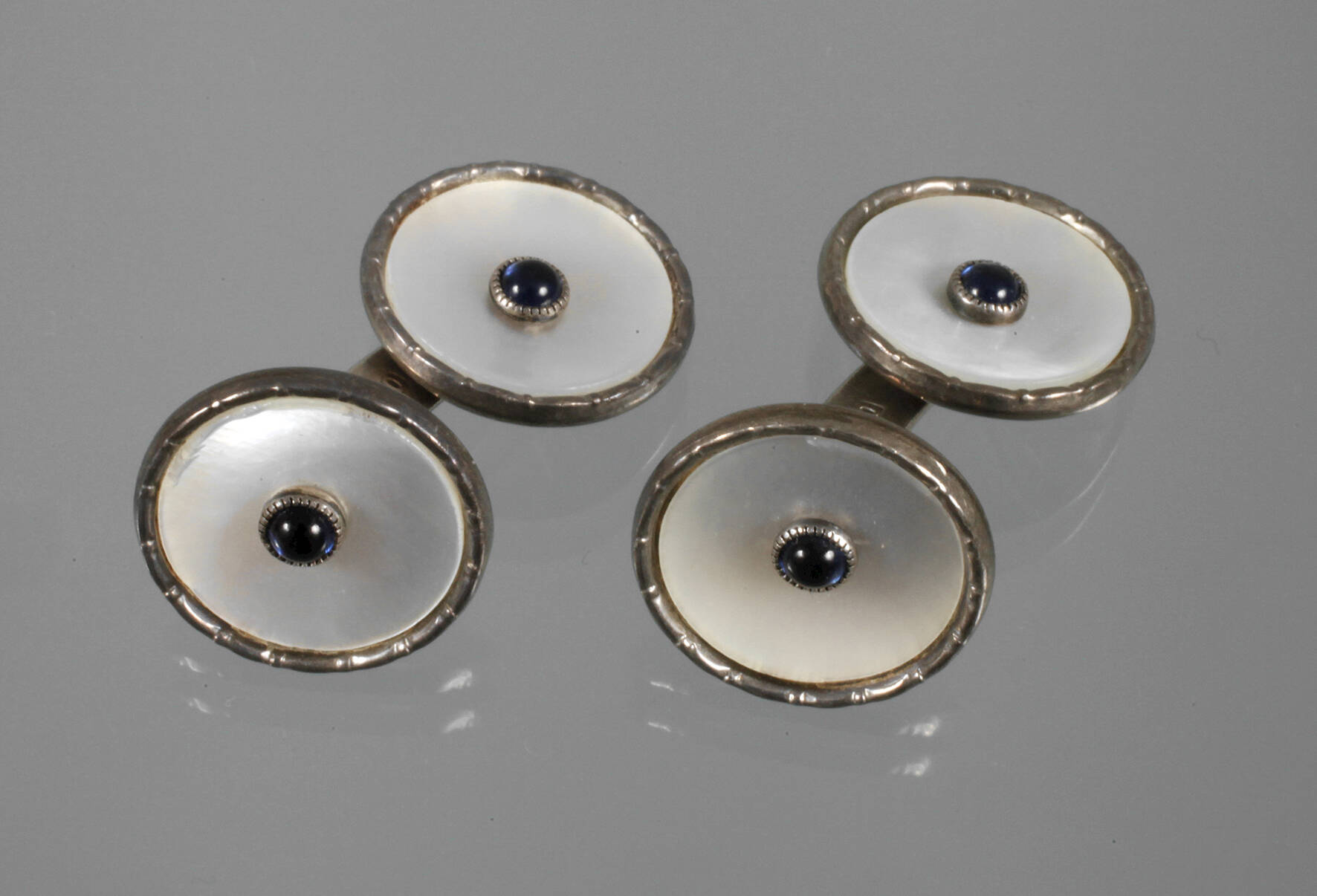 Paar Manschettenknöpfe