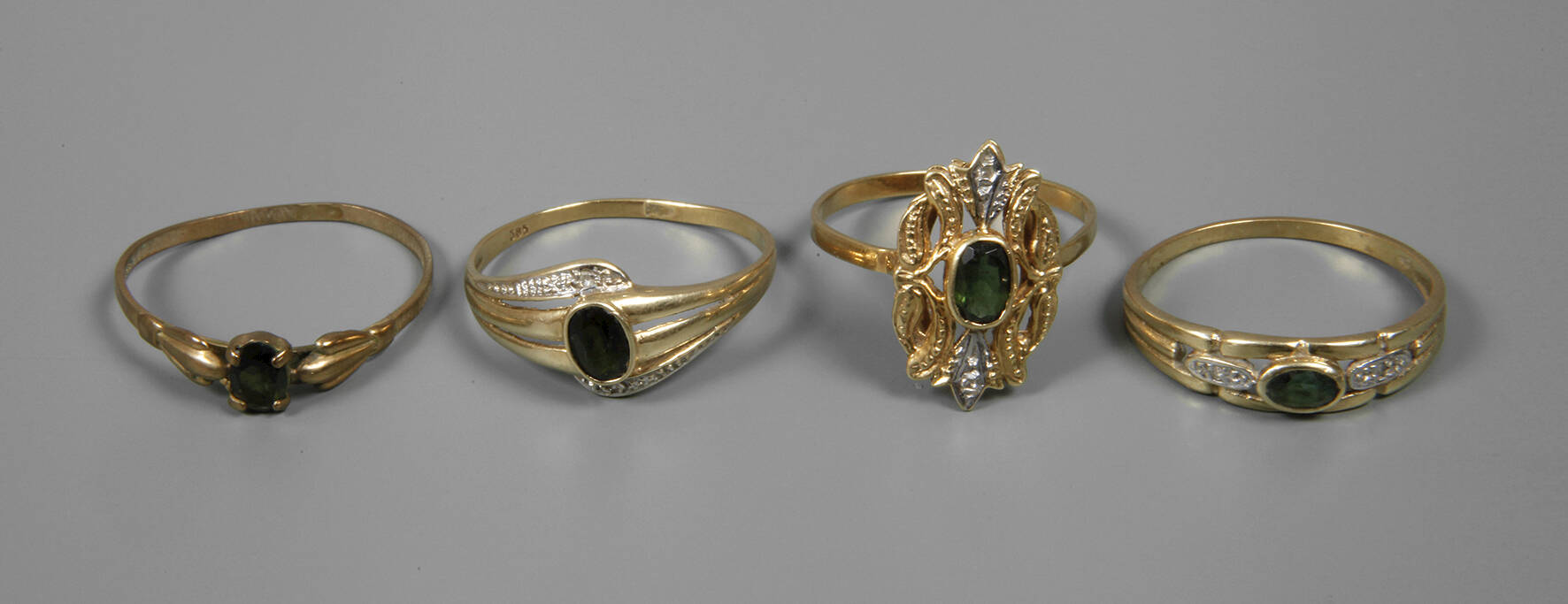 Vier Ringe mit Turmalinen