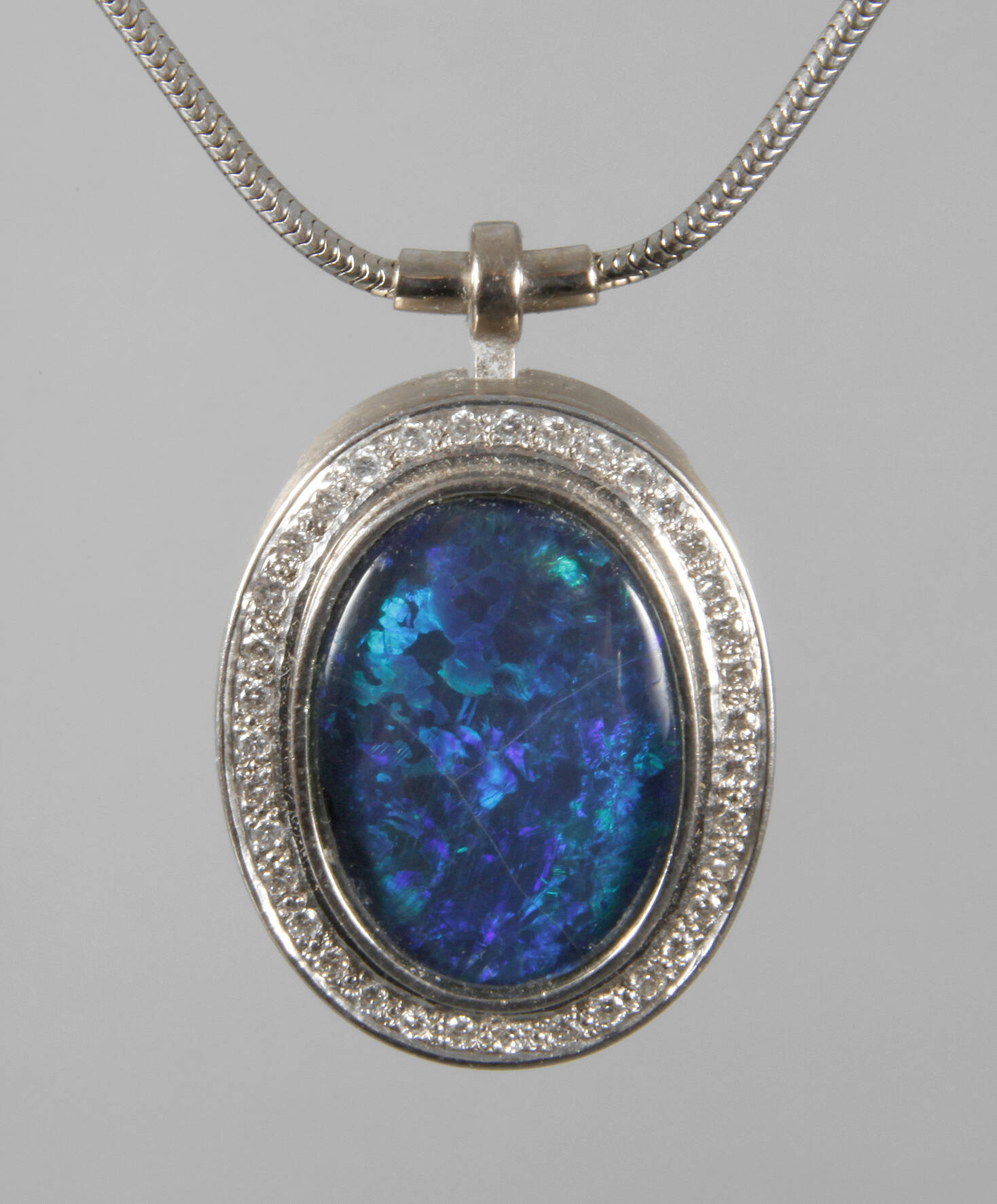 Opalanhänger mit Brillanten