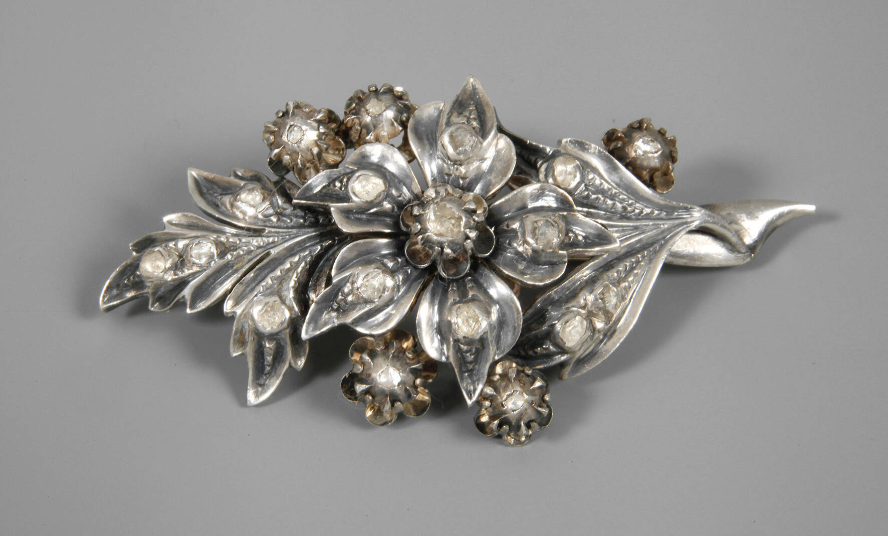 Historische Brosche mit Diamantbesatz