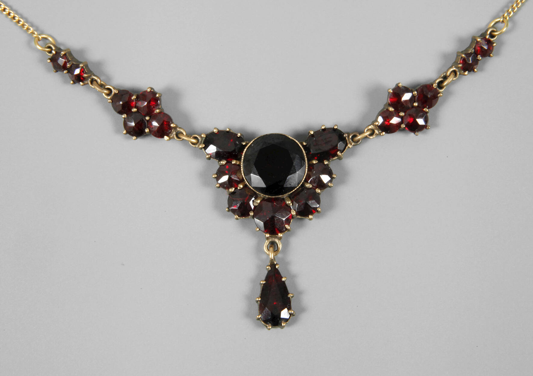 Granatcollier