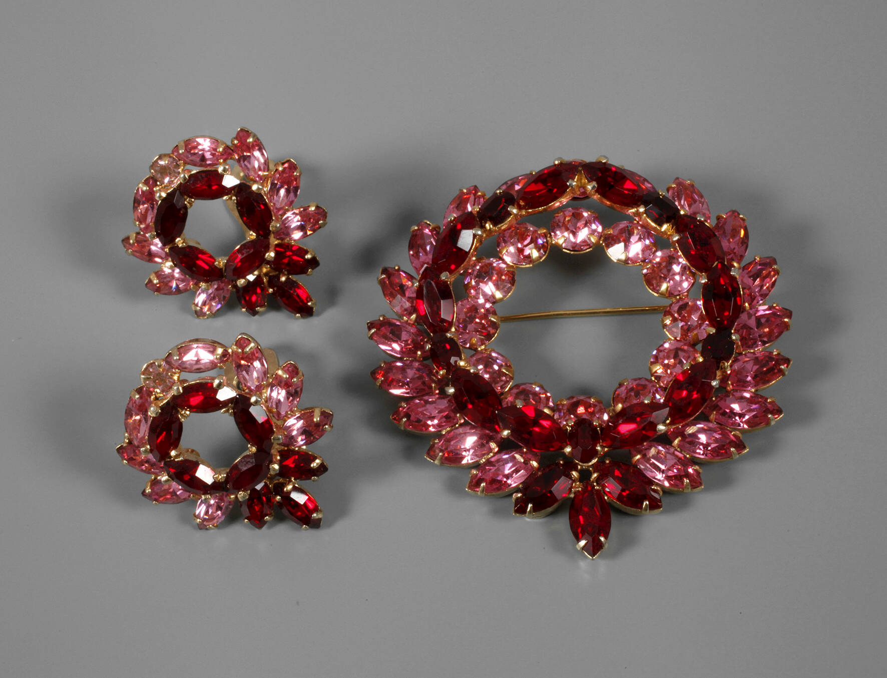 Kramer, Brosche und Ohrclips