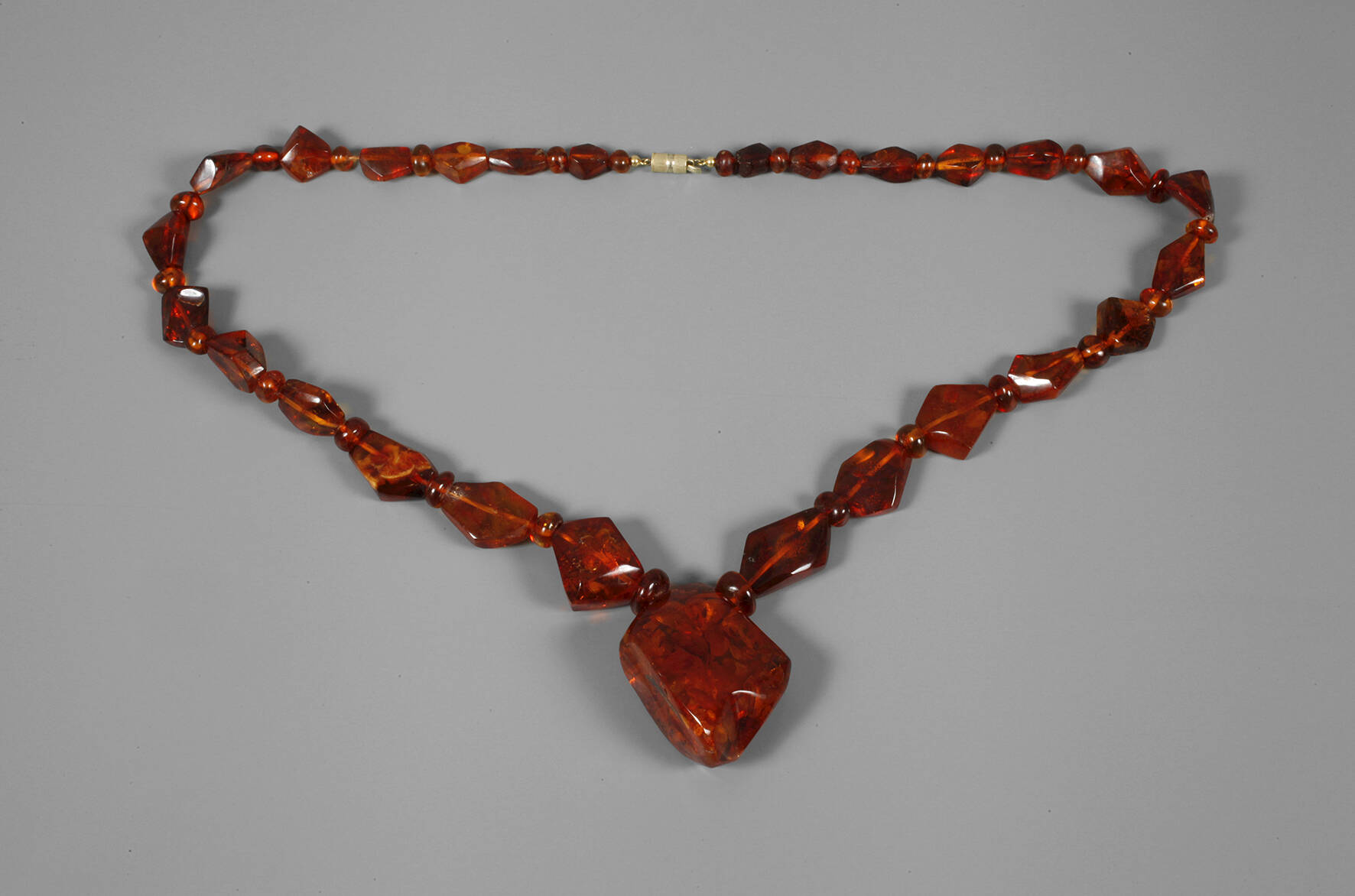 Großes Bernsteincollier