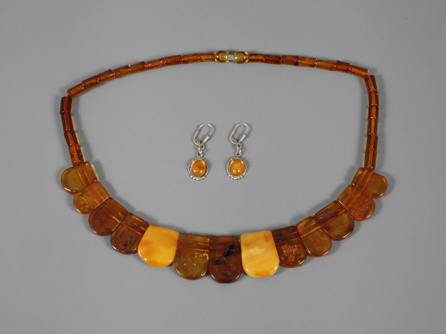 Collier und Ohrhänger Bernstein