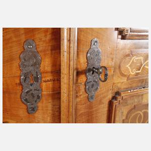 Feiner barocker Hallenschrank