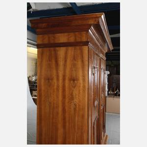 Feiner barocker Hallenschrank