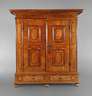 Feiner barocker Hallenschrank