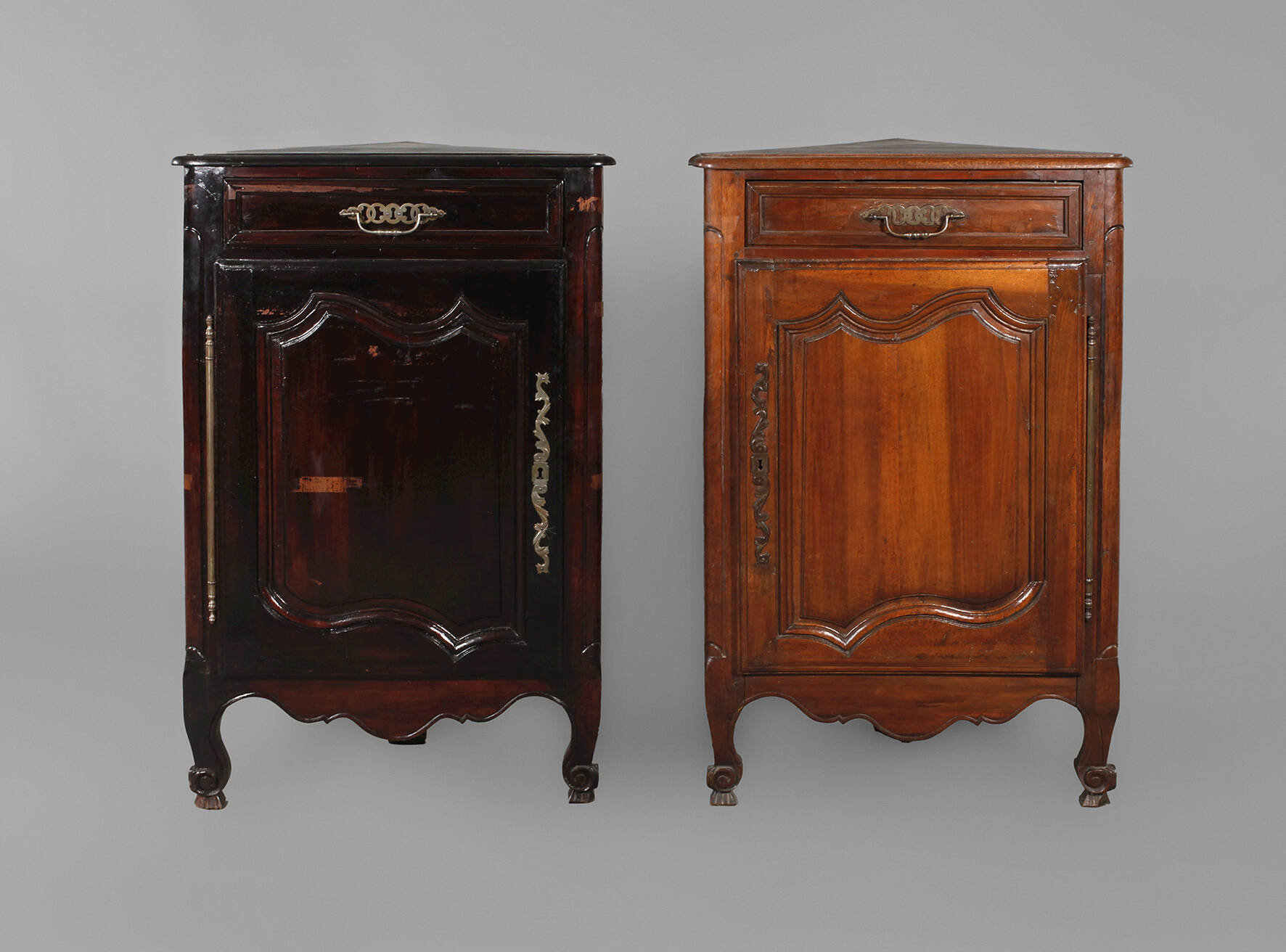 Paar Eckschränke barock