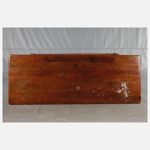 Großer barocker Esstisch