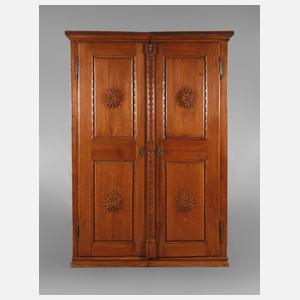 Klassizistischer Dielenschrank