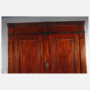 Klassizistischer Dielenschrank