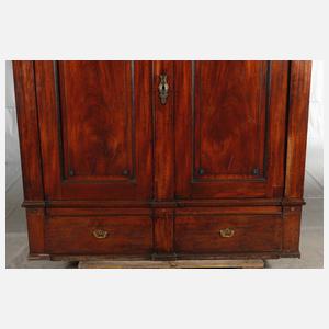 Klassizistischer Dielenschrank