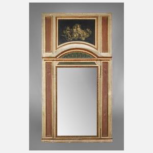 Übergroßer klassizistischer Spiegel