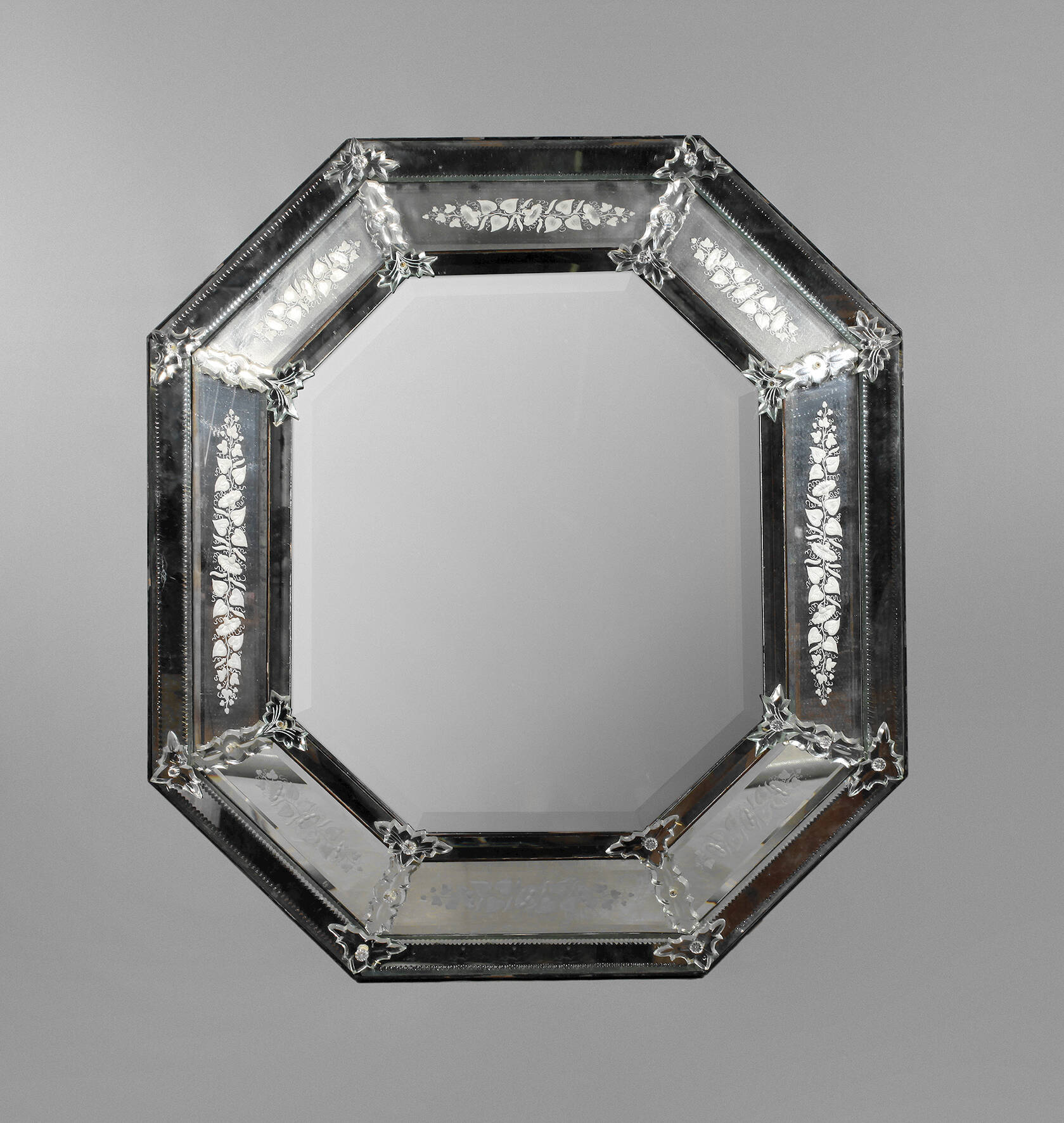 Großer venezianischer Spiegel