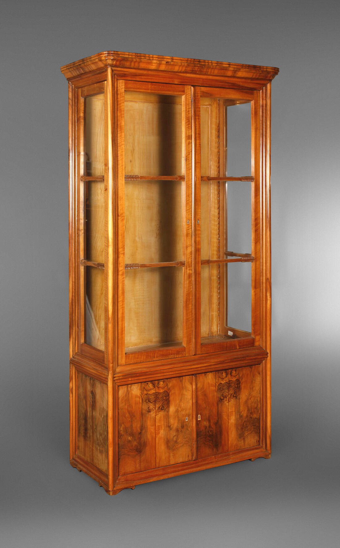 Große Biedermeiervitrine