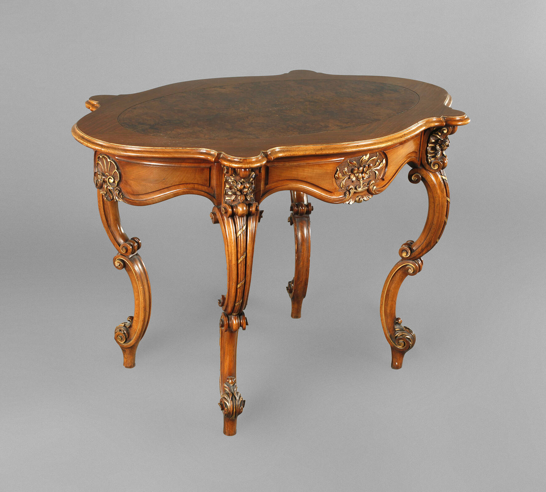 Feiner Salontisch Historismus