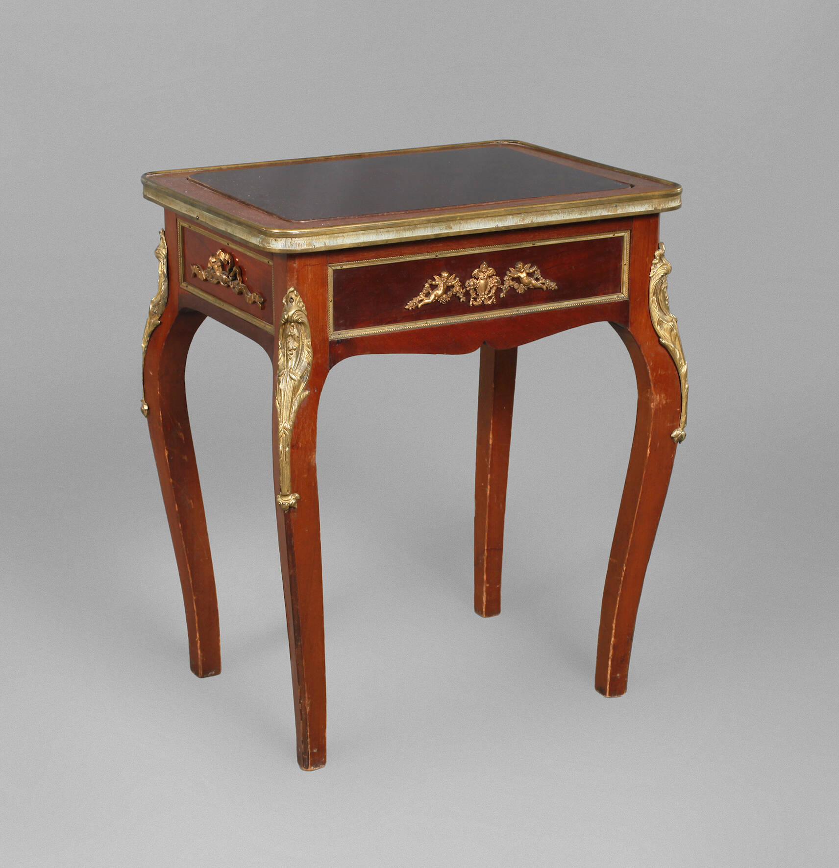 Kleiner Beistelltisch