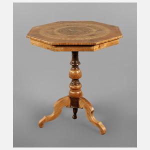 Kleiner intarsierter Beistelltisch