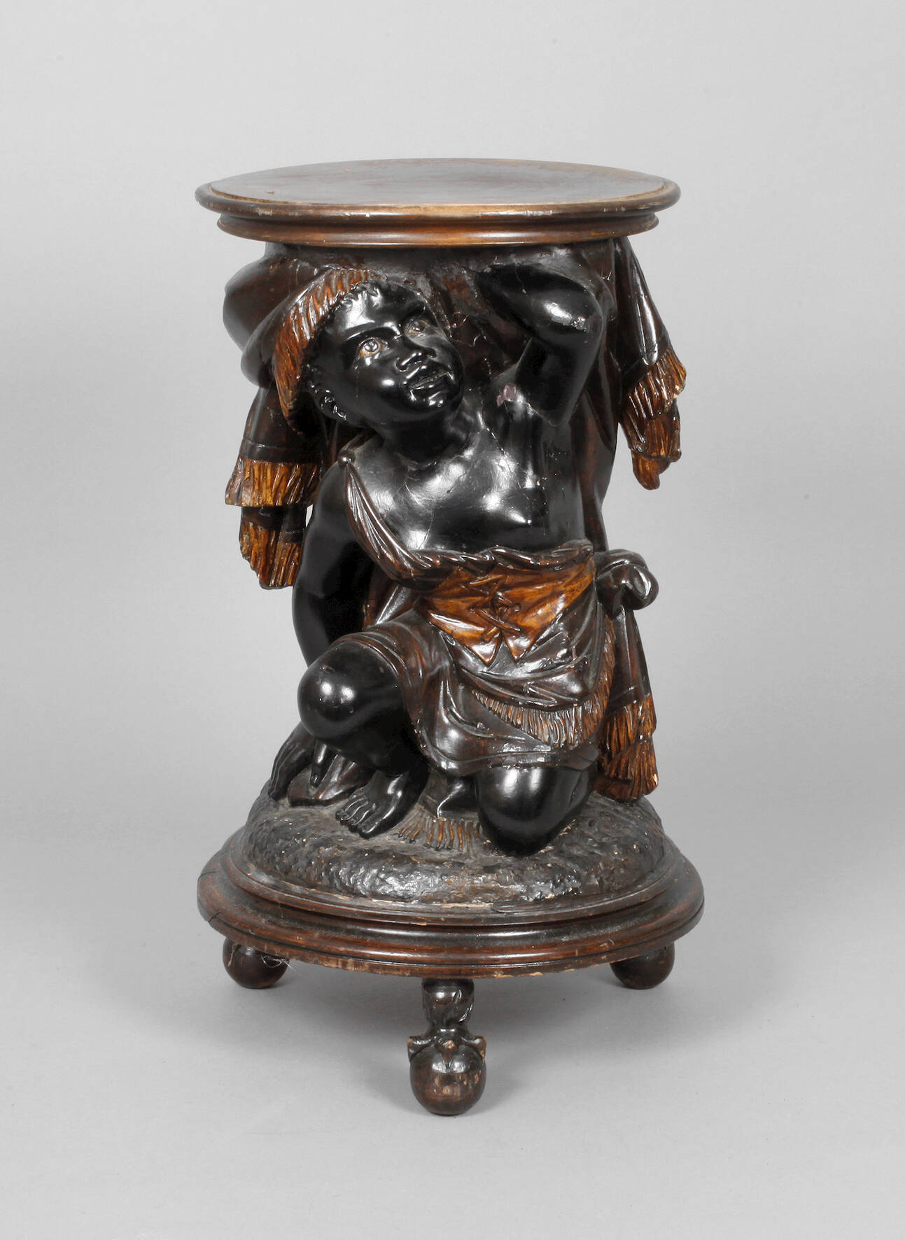 Figürlicher Beistelltisch