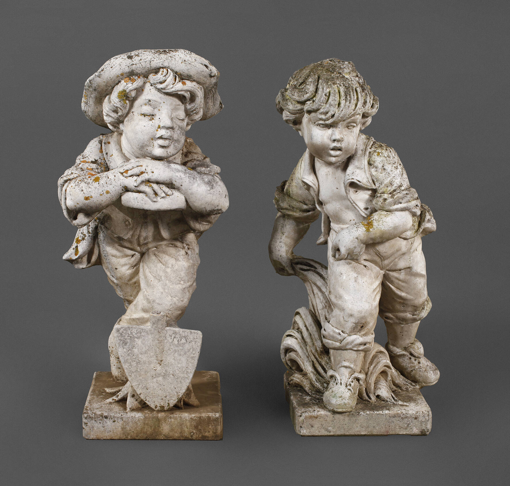 Zwei Gartenskulpturen