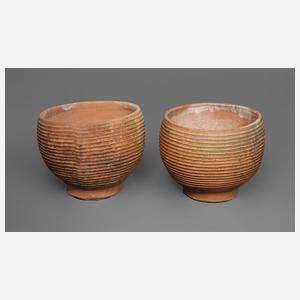 Zwei Pflanztöpfe Terrakotta