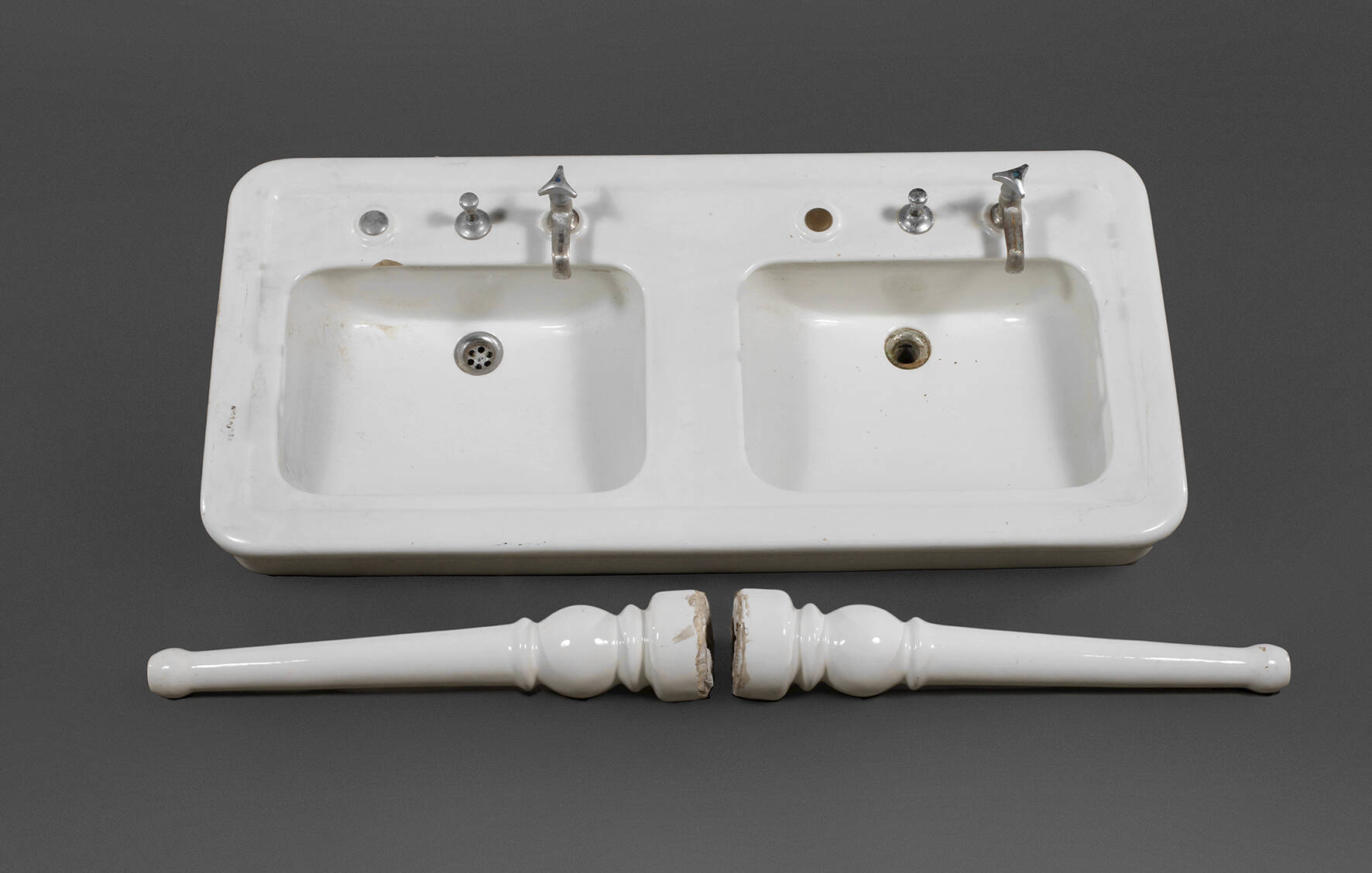 Keramik-Doppelwaschbecken