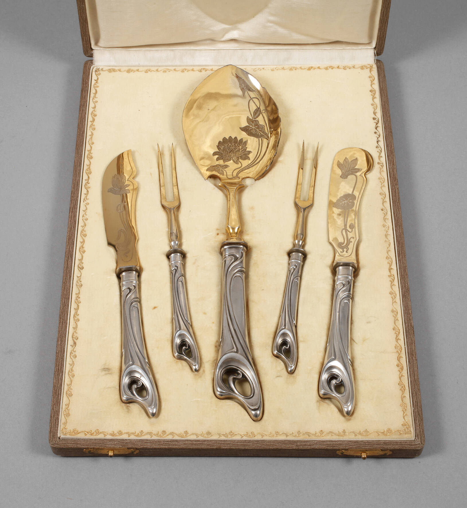 Außergewöhnliches Silber-Vorlegebesteck