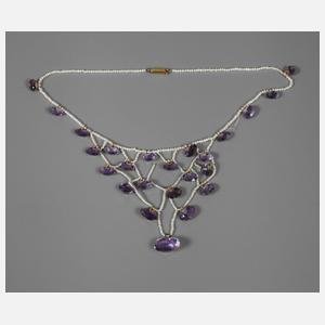 Feines Collier mit Perlen und Amethysten
