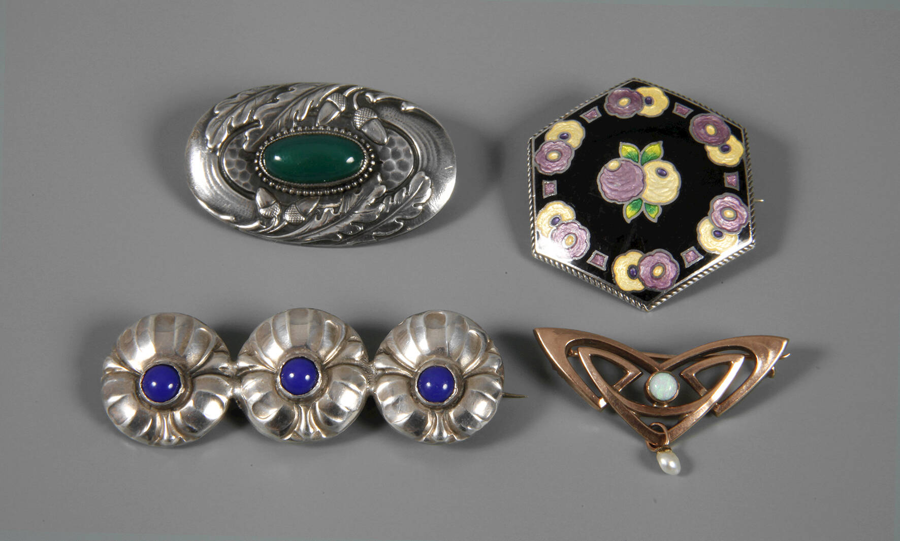 Konvolut Jugendstilbroschen
