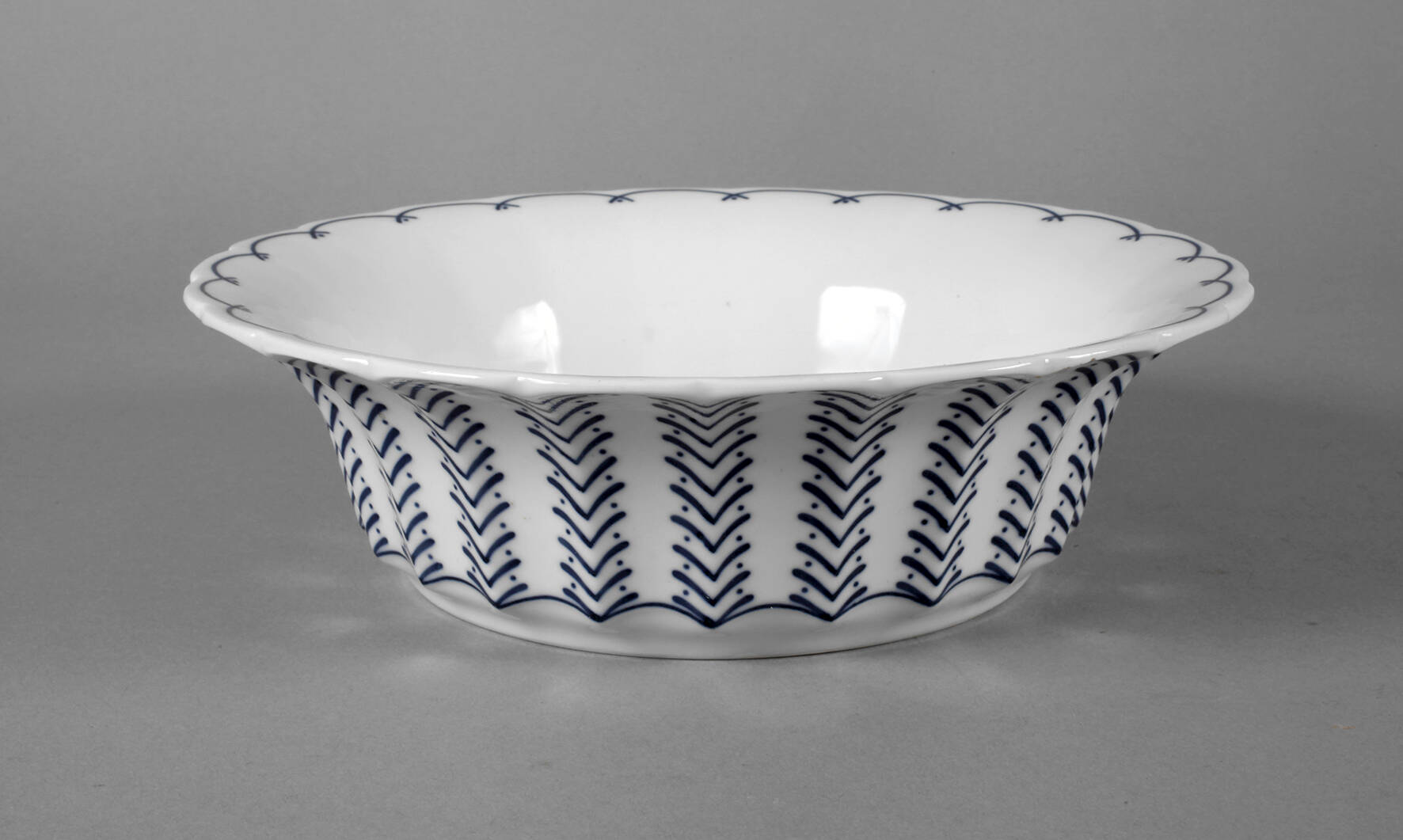 Burgau Schale "Gerippt"