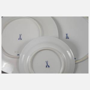 Meissen drei Teller aus dem "Flügelmuster-Service"