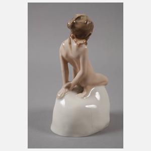 Rörstrand Mädchen auf einem Felsen