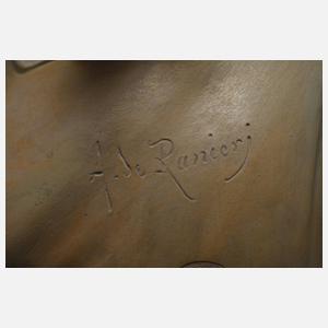 Große figürliche Vase