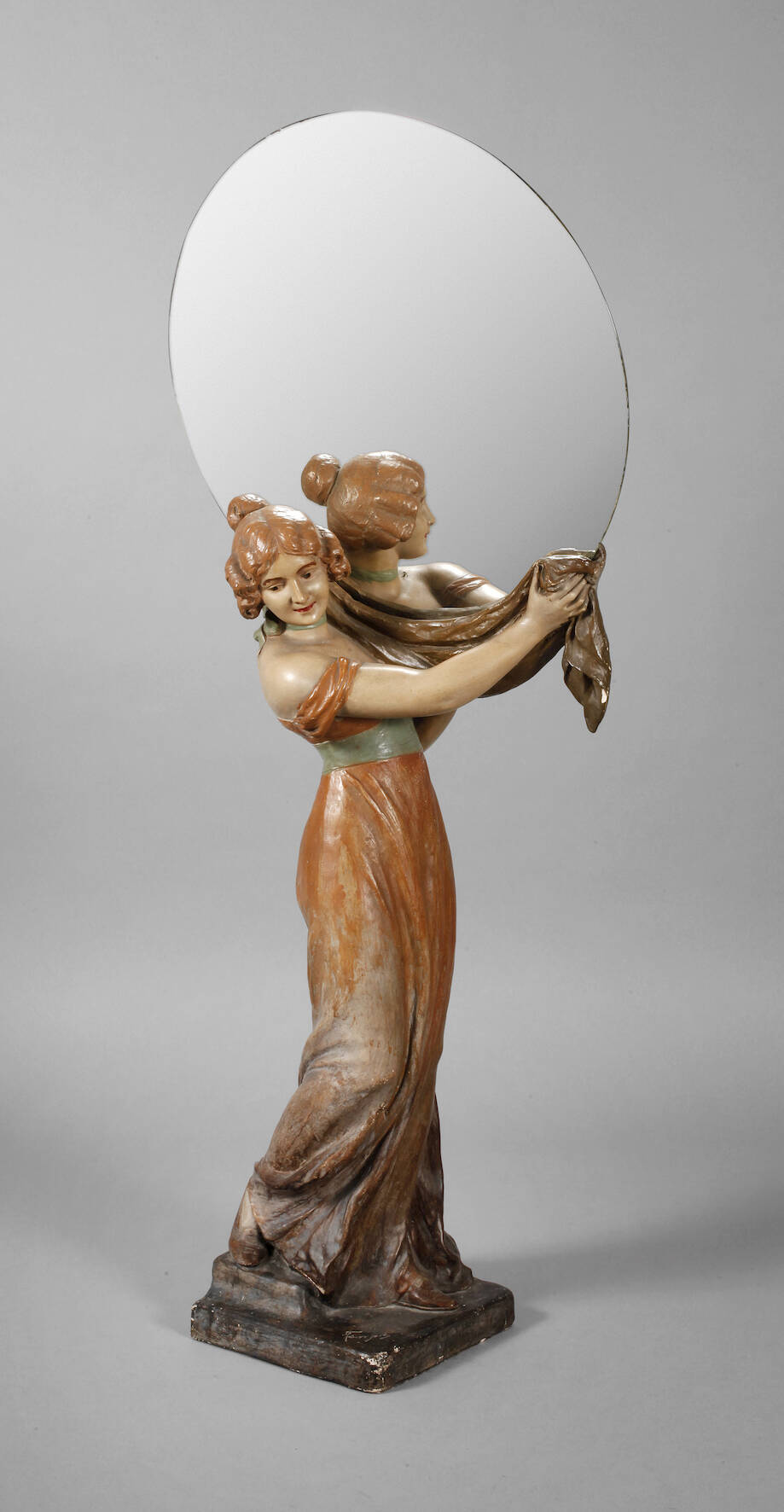 Figürlicher Salonspiegel