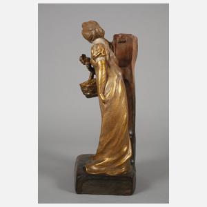 Kleiner figürlicher Salonspiegel als Blumenmädchen