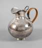 Silberkanne mit Basthenkel