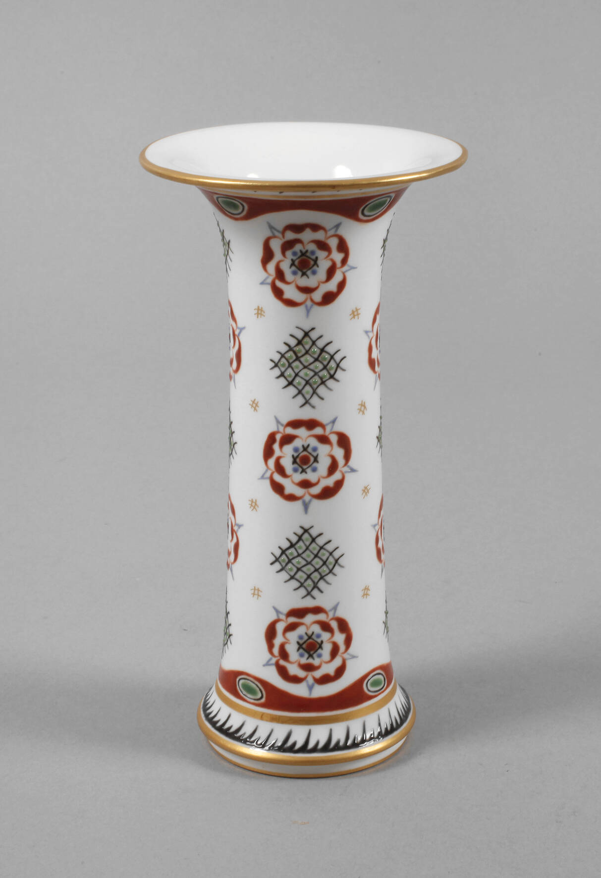 KPM Berlin Stangenvase mit Emaillemalerei