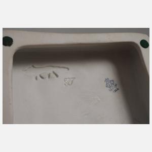 Schwarzburger Werkstätten "Putto mit Blumengirlande"