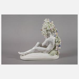 Volkstedt Knabe mit Blumengirlande