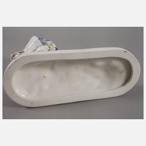 Volkstedt Knabe mit Blumengirlande