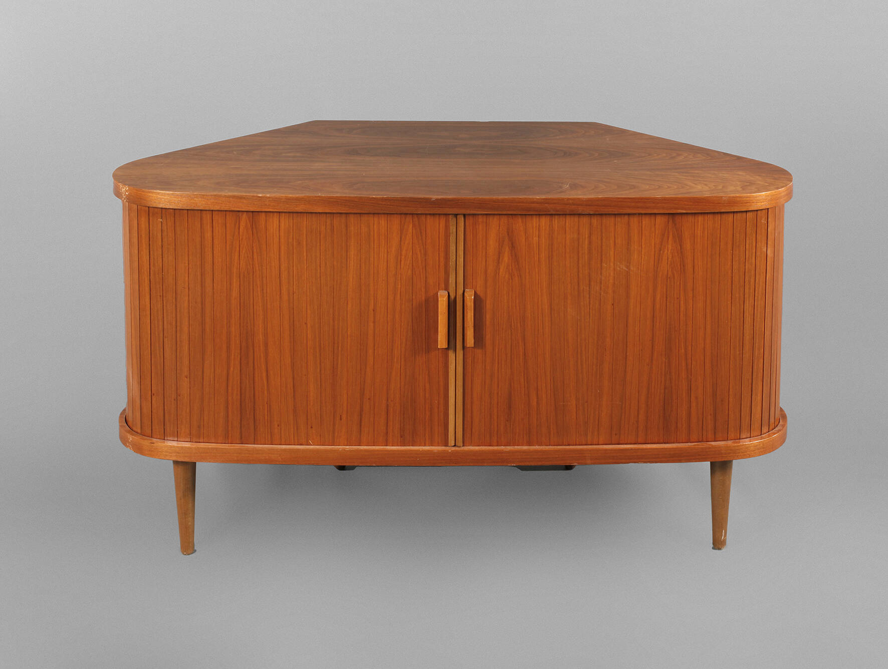 Kleines Eckschränkchen