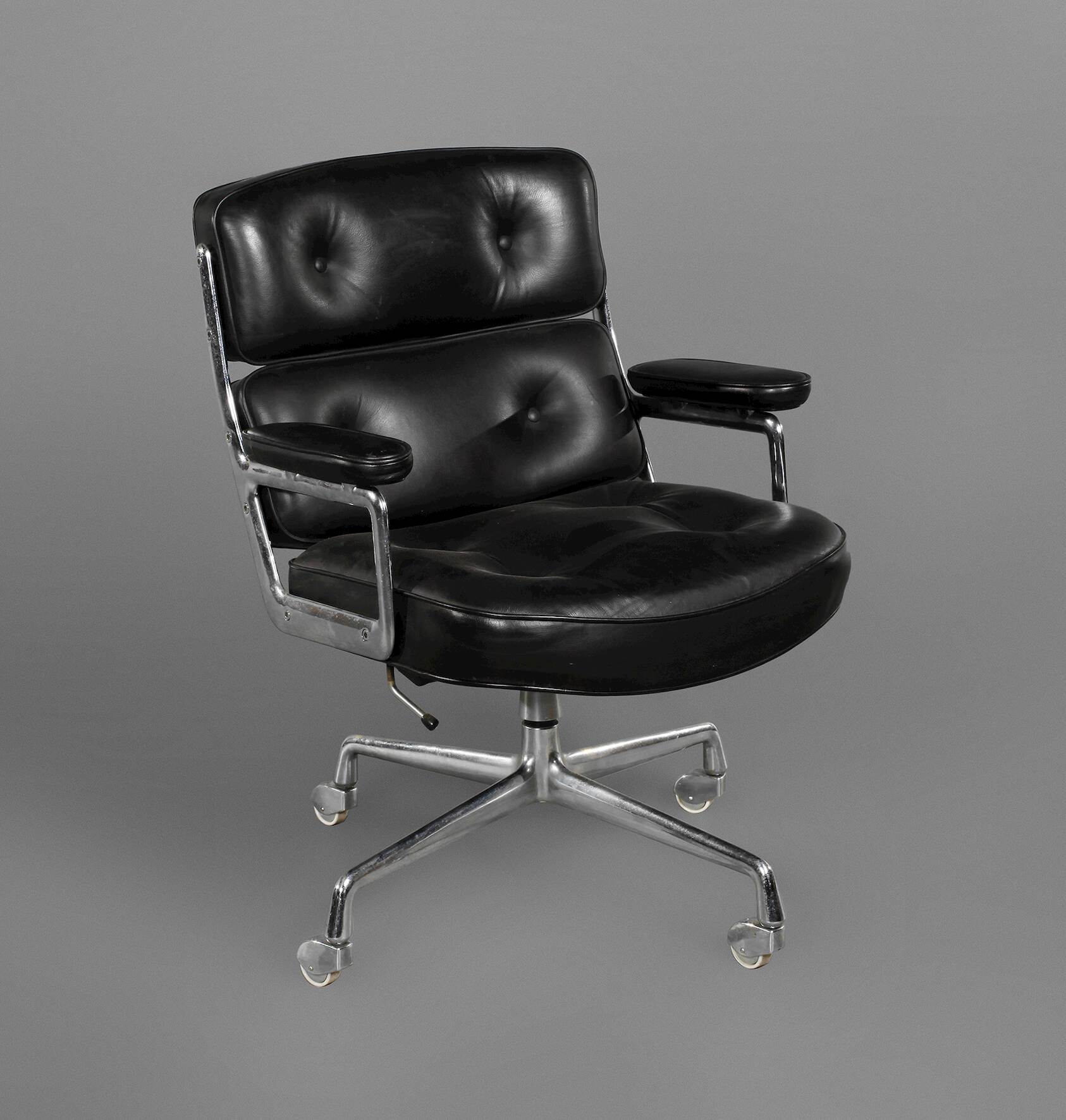 Charles Eames Lobby Chair ES 104,