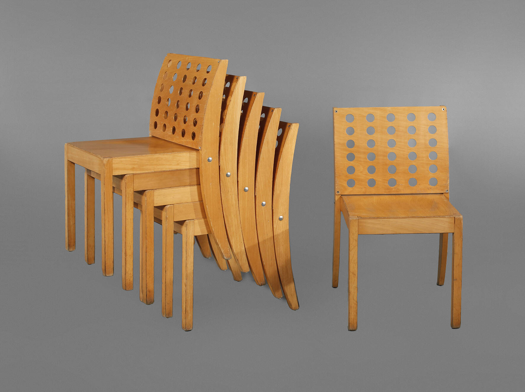 Sechs Stapelstühle Thonet