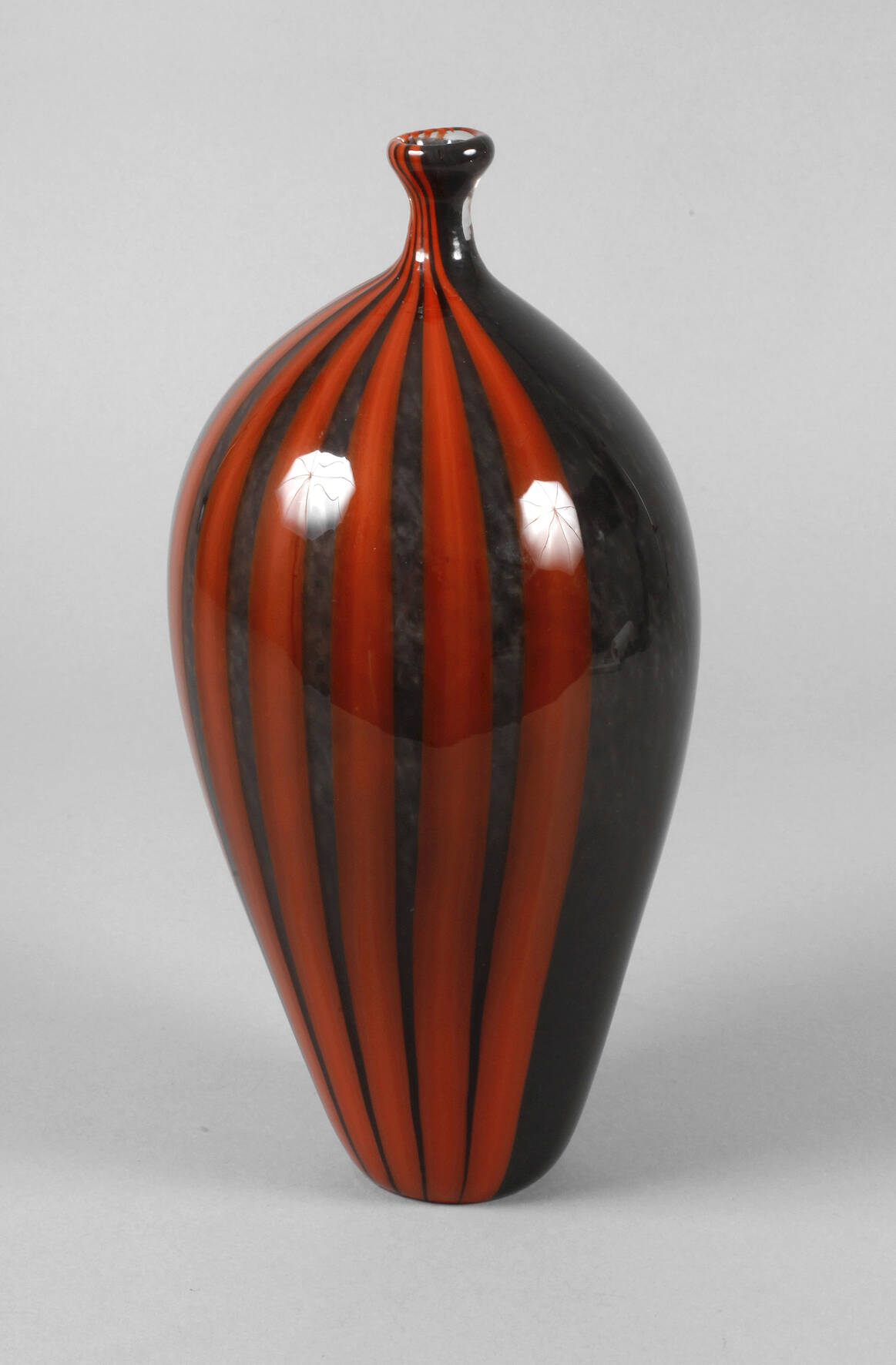 Vase Streifendekor
