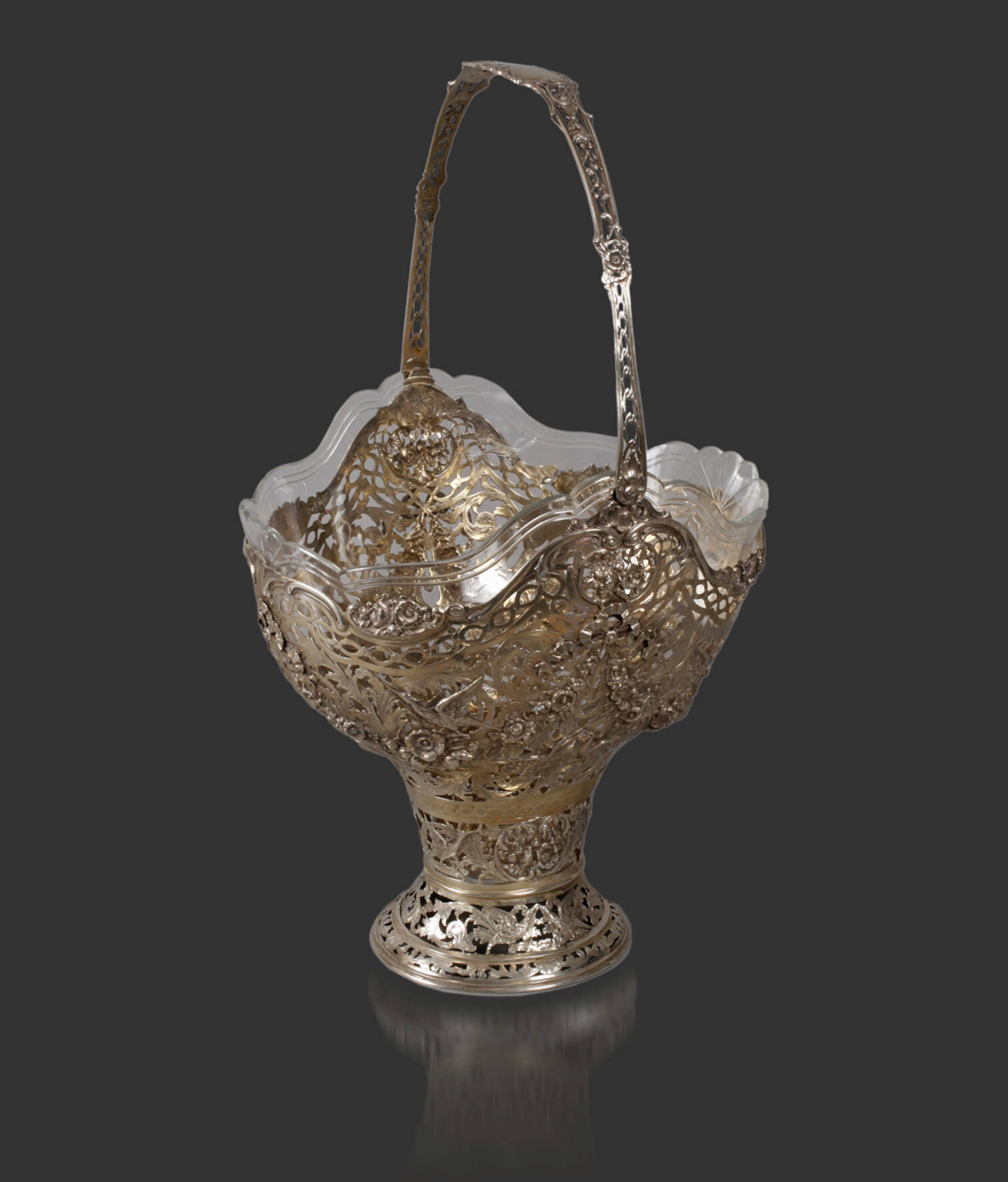 Übergroße Silberjardiniere